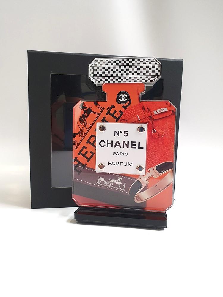 Eau de No.5 Hermes - Michael Daniels - Watergate Contemporary